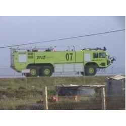Camion pompier aéroport - Oshkosh Portugal Algarve 07